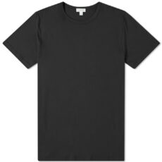 06-05-2019_sunspel_classiccrewnecktee_black_mtsh0001-bkaa_ja_1